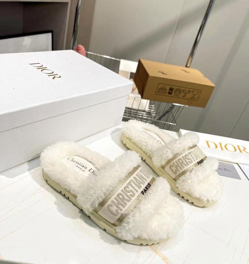 ch**an D*or slippers